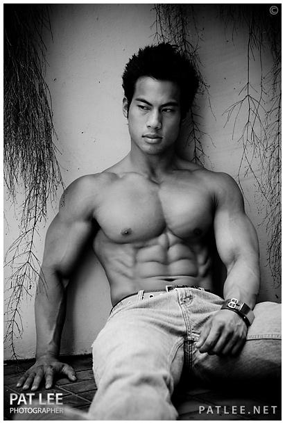 tuan tran posing
